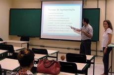 Joinville: acadêmicos de medicina participam de reunião do SIMESC