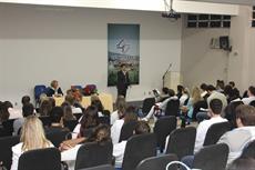 Acadêmicos da Unisul Palhoça participam de reunião com o SIMESC