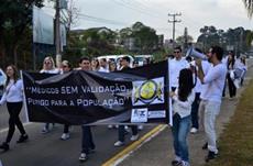  Revalida Sim: Estudantes realizam protesto em SC