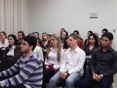 Acadêmicos de medicina de Chapecó participam de reunião com SIMESC 