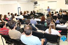 Graduandos da UFSC e da FURB participam de reunião com SIMESC