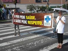 Médicos fazem doação de sangue na quinta-feira