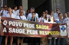 Médicos pressionam prefeitura e podem decidir por paralisação em maio