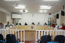 Representante dos médicos utiliza a tribuna da Câmara de Vereadores de Mafra