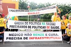 Médicos de Joinville fazem novo protesto