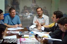 Candidato a vice-prefeito participa de reunião no SIMESC