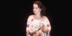 Bailarina Laura Flores lança Dança das Flores - Inspirando Vidas na Fundação Cultural Badesc