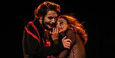 Cia Mosca apresenta o teatro burlesco musical Dona Augusta, em Florianópolis