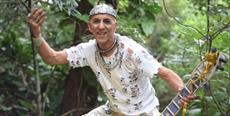 Valdir Agostinho celebra 50 anos de carreira com show no dia 1° de novembro