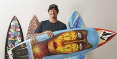 Surfista Yago Dora participa da abertura do Pranchart em Florianópolis