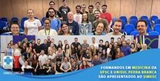 Formandos em Medicina da UFSC e Unisul Pedra Branca são apresentados ao SIMESC