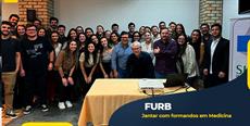SIMESC Blumenau realiza jantar com formandos da FURB
