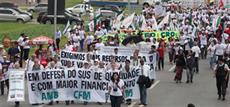 Dirigentes do SIMESC participam em Brasília de mobilização para pressionar governo para mais recursos para o SUS