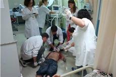 Profissionais pedem interdição da emergência onde paciente foi reanimado no chão por falta de estrutura física
